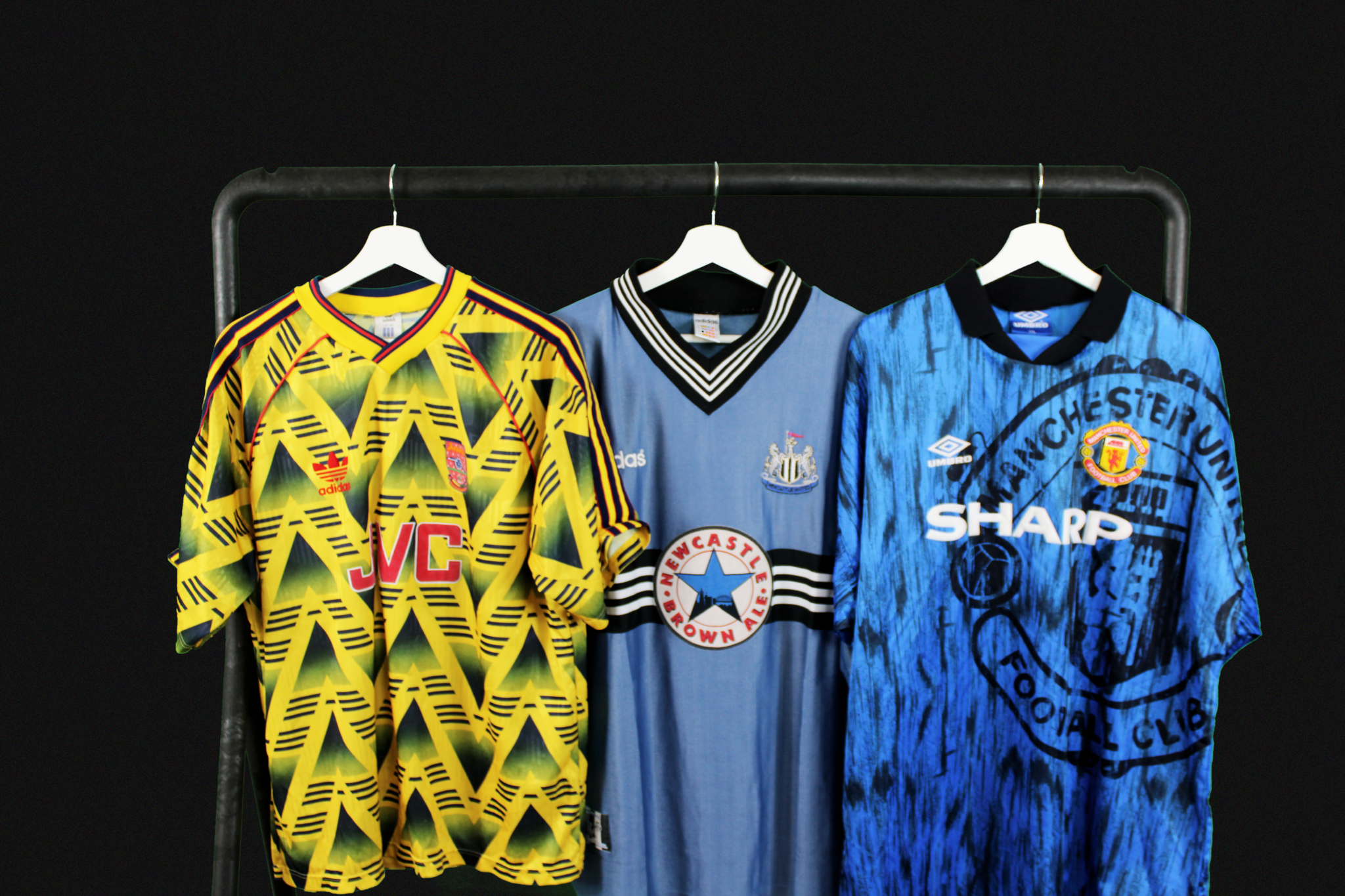 Shop authentic vintage Premier League football shirts • RB