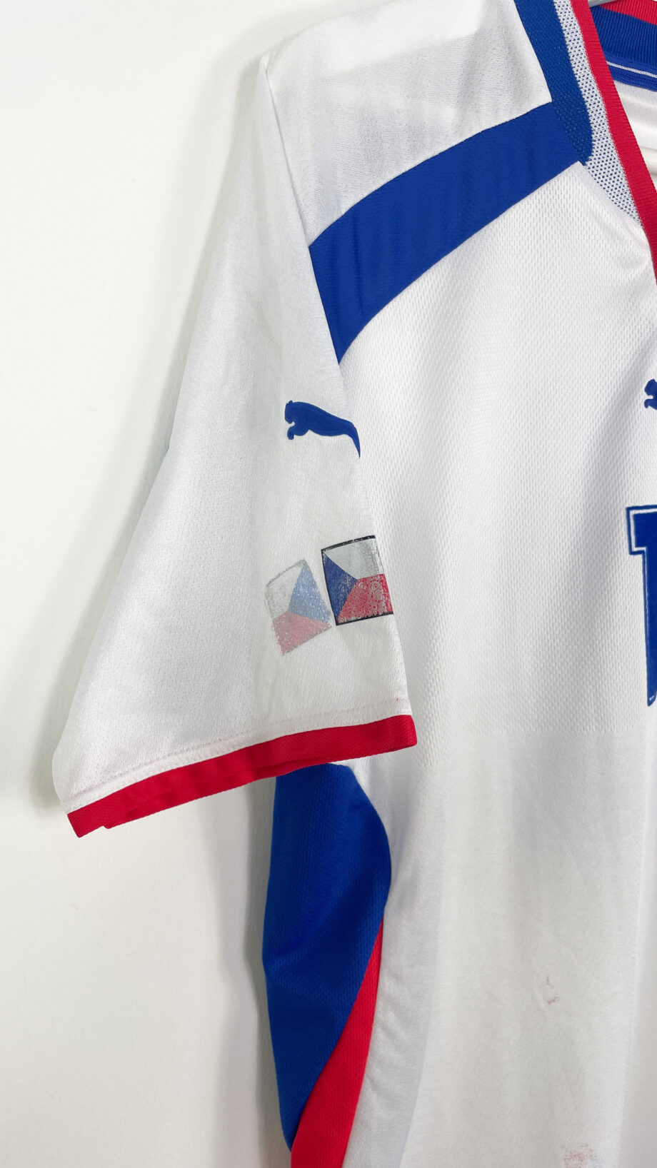 2000-02 CZECH REPUBLIC *MATCH WORN* away jersey (#11 Baroš v. Hungary) - L