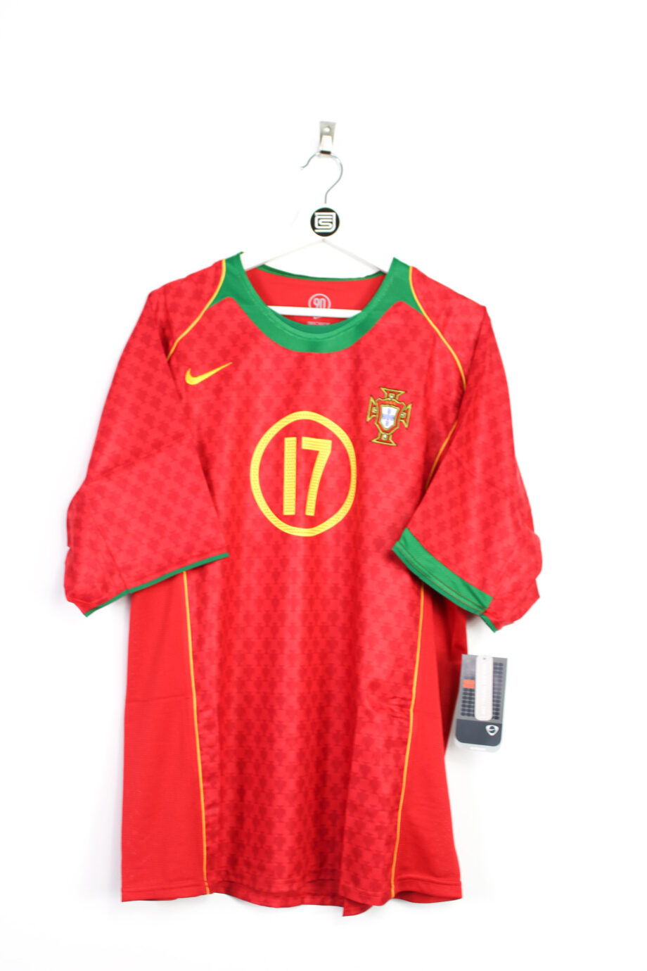 2004-06 Portugal *BNWT* home jersey (#17 RONALDO) - L