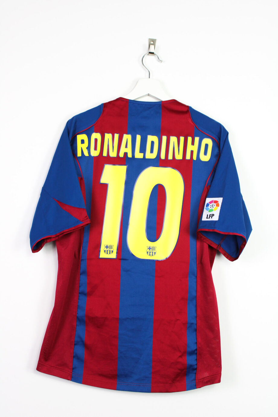 2004-05 FC Barcelona home jersey (#10 RONALDINHO) - M