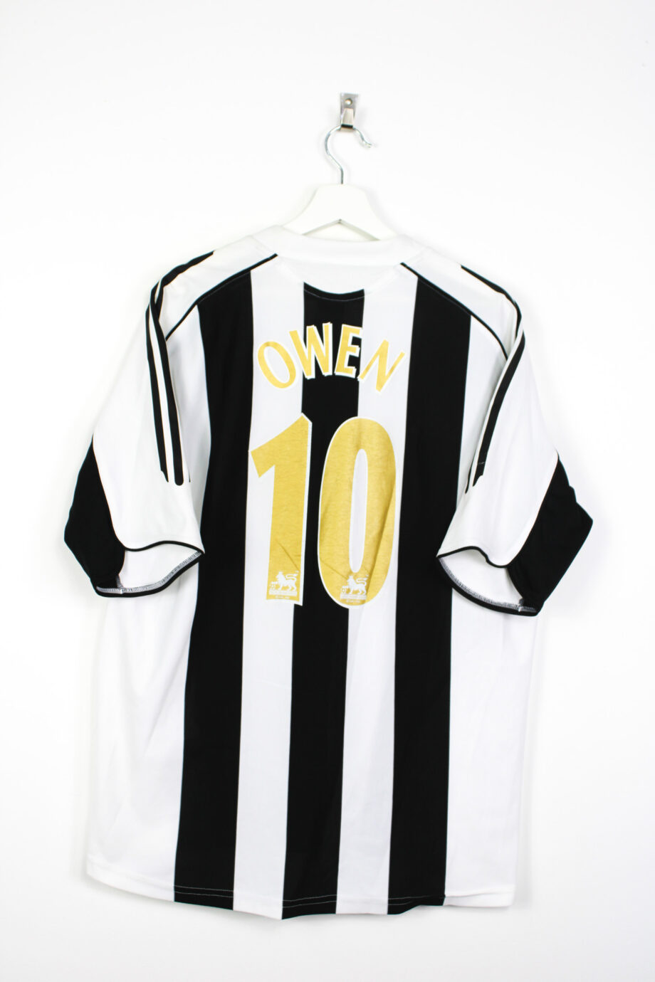 2005-07 Newcastle United home jersey (#10 OWEN) - L
